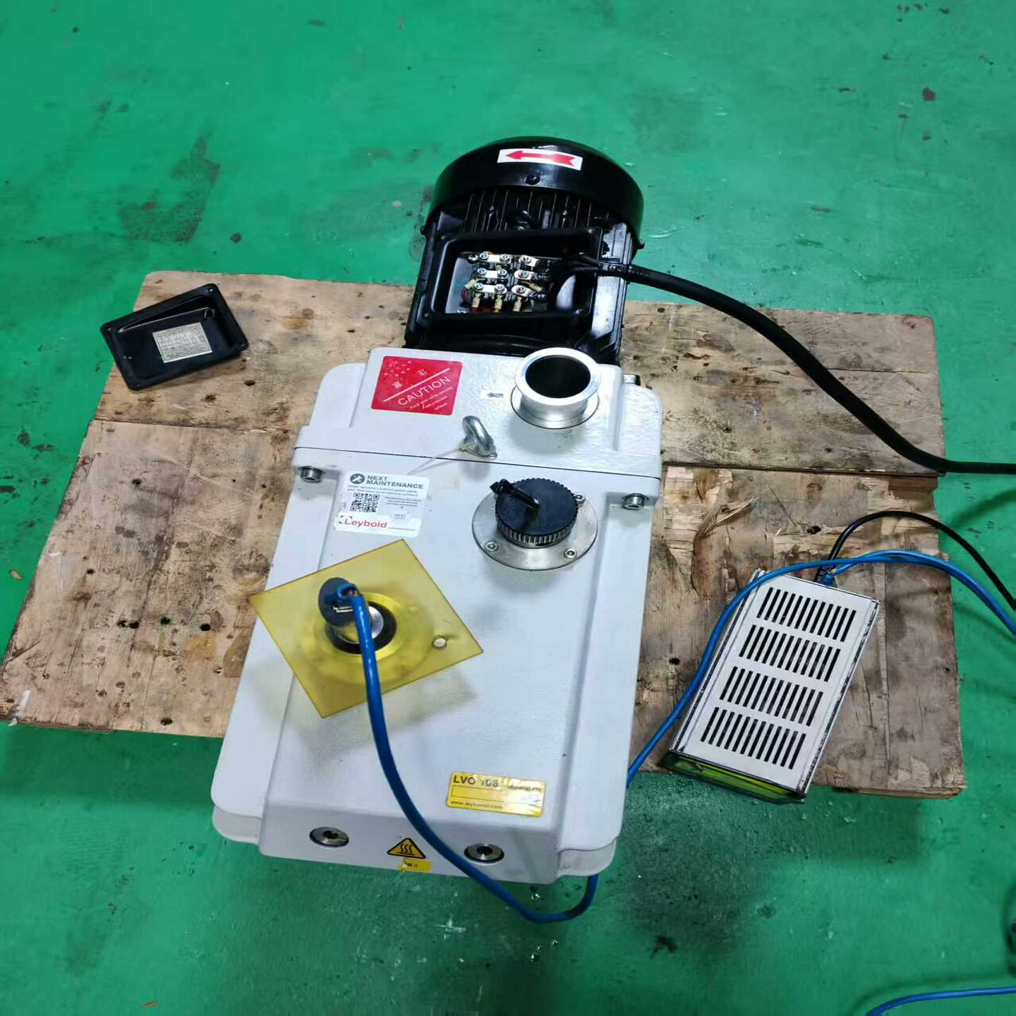 莱宝D60C真空泵出售，功能包好，三相380V电压，真空度1--议价商