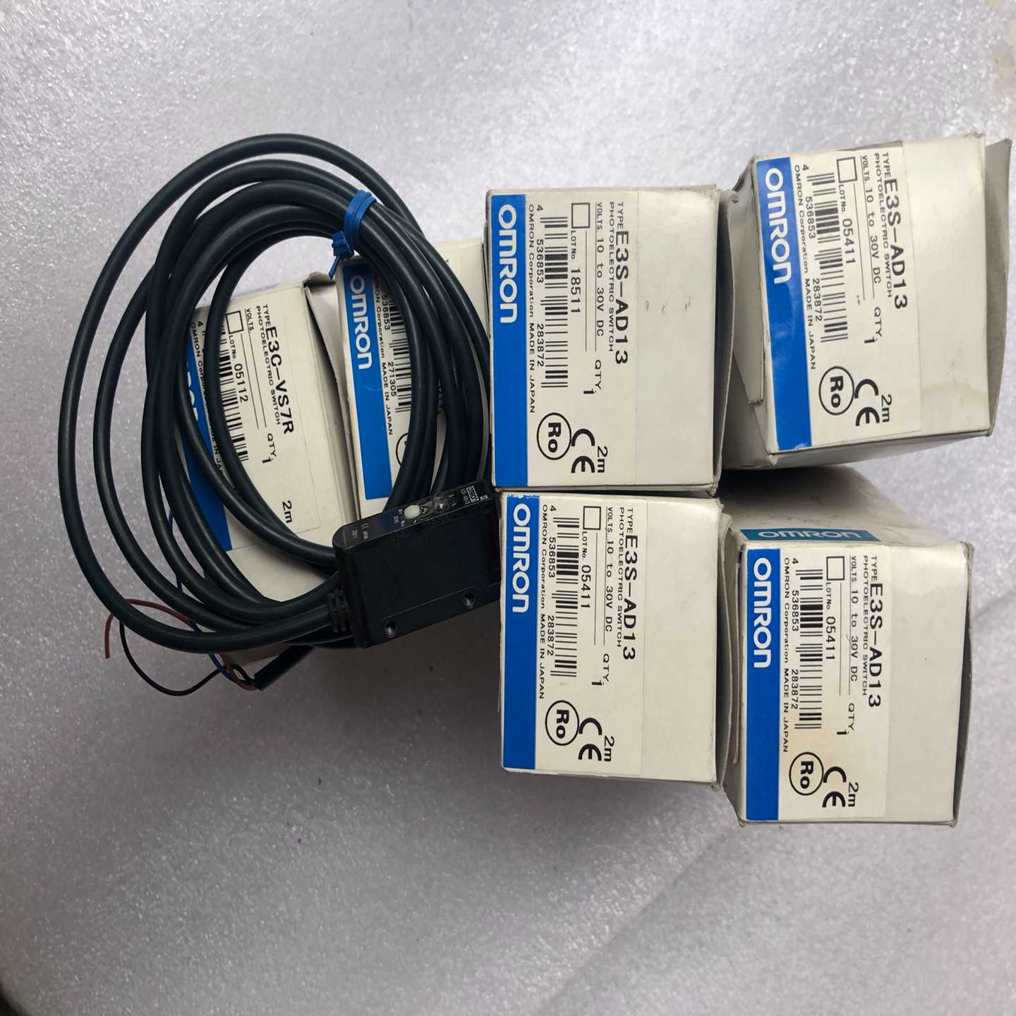 议价产品OMRON正品E3S-AD13光电感测器全新5个裸新一个。