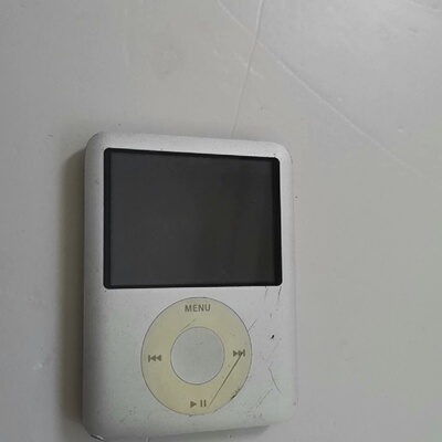 议价苹果iPodnano3代4GB银色经典小胖子款机议价