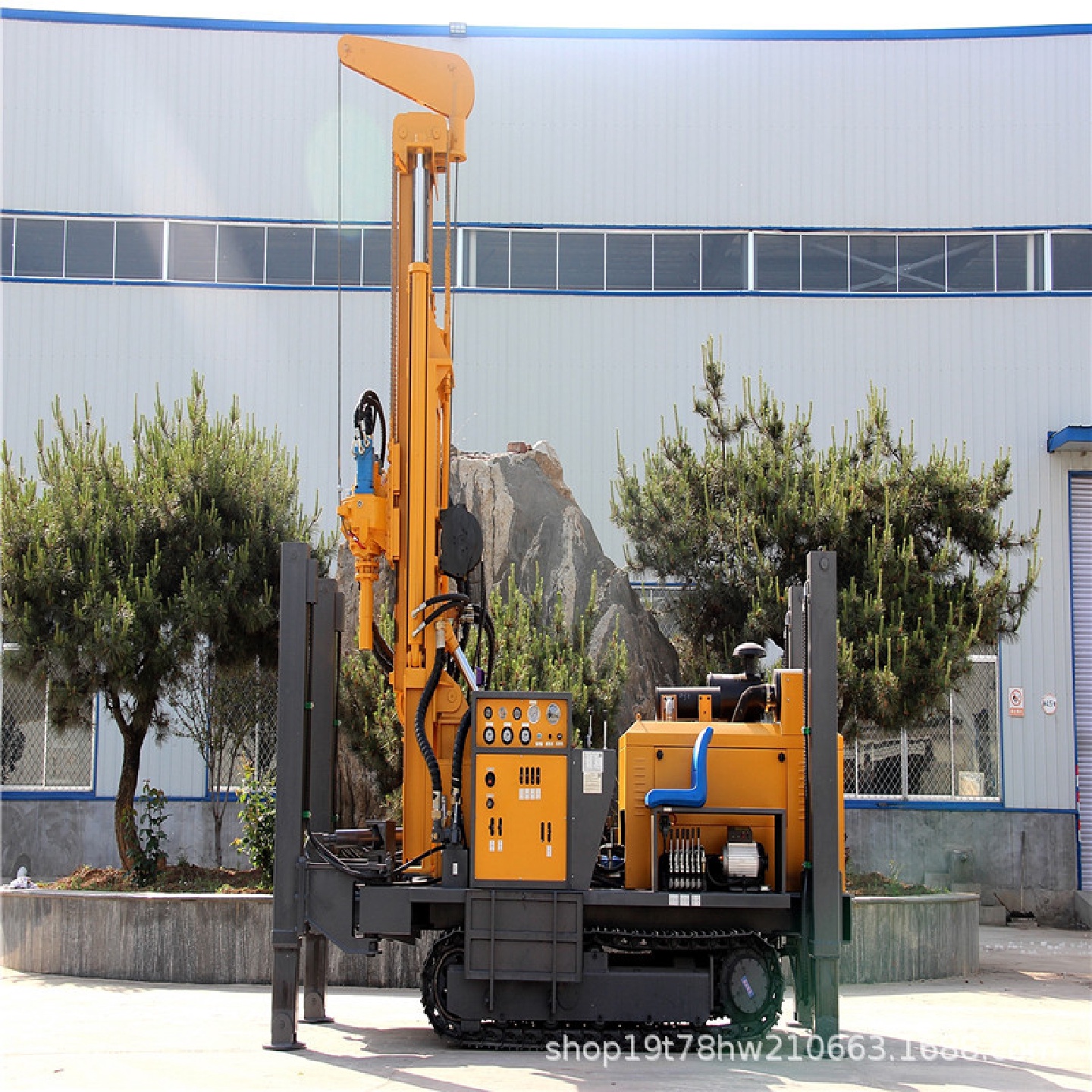 200型履带液压钻井机岩石层钻孔地质勘探钻机深水井气动打井机