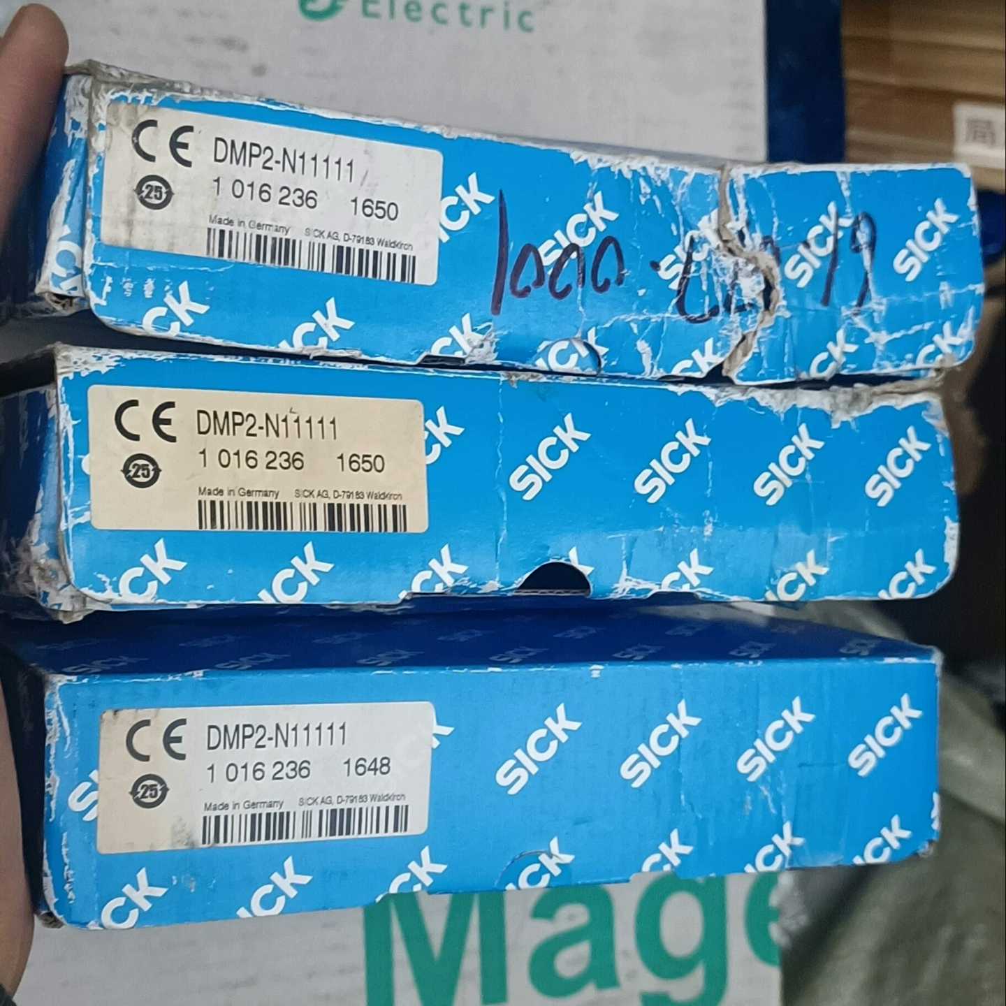 询价全新si西高精位移传感器2-11111，订货