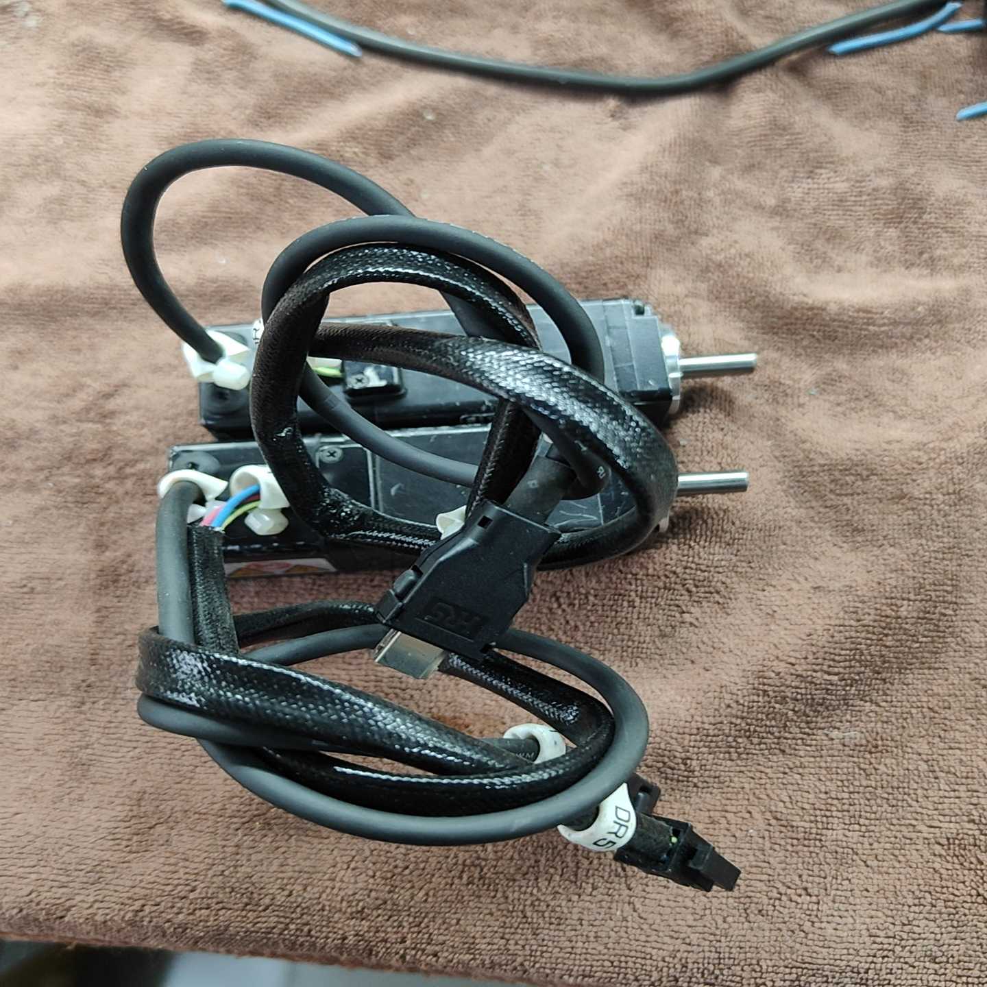 安川伺服电机SGM7M-A3A3A21，日本制造，200V供--议价商品