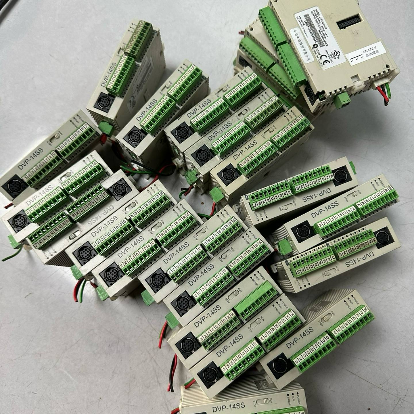DVP-14SSDVP14SS11T2二手台PLC二手台达模块DELTA模块询价