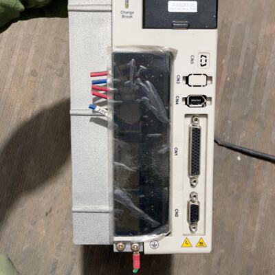 议价雷赛伺服驱动L52000S3WL2KW成色实物拍摄可维修
