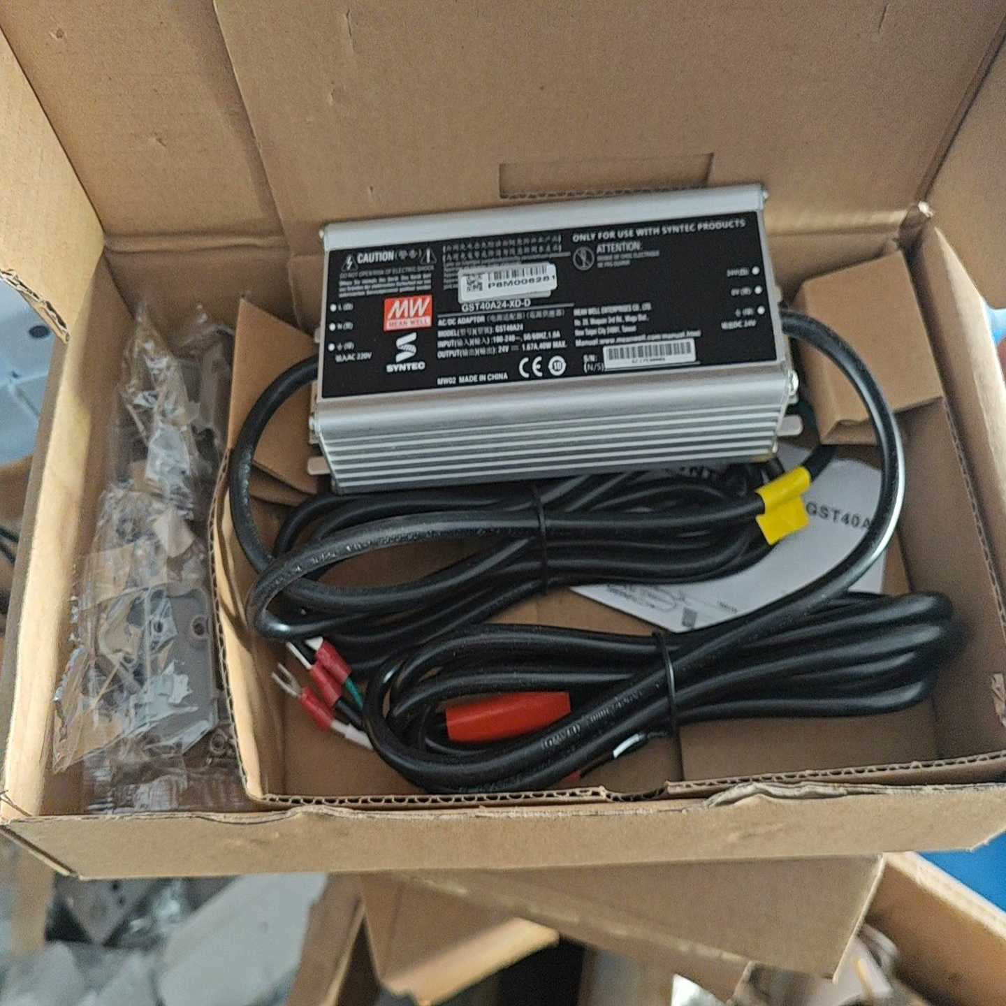 新代电源GST40A24-XD-D，未用适用