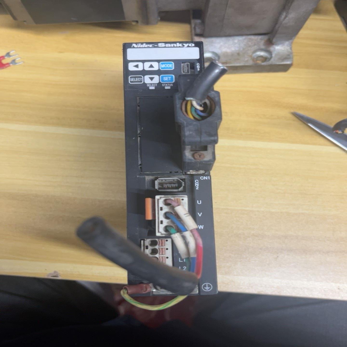 DA22401三协伺服驱动器400W--议价商品