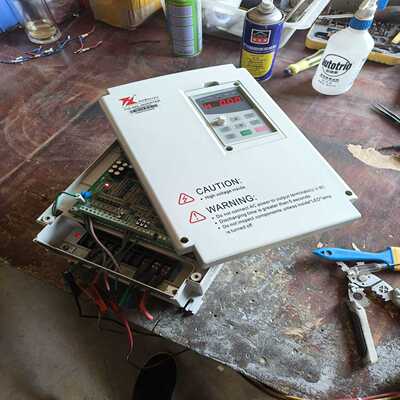 【议价】富凌变频器DZB300B015.0L4A，380V/15KW