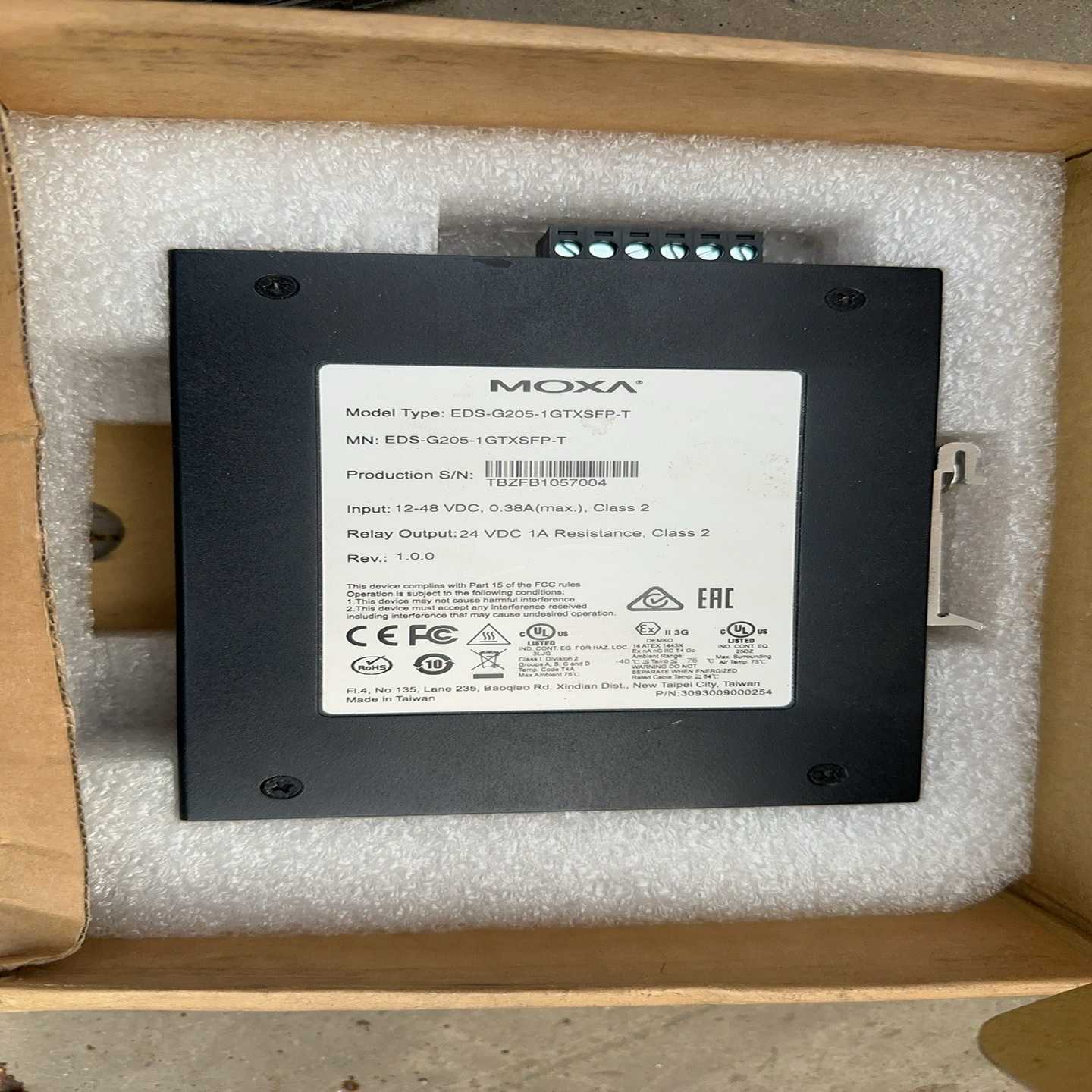 出售MOXAEDS-G205-1GTXSFP五口千兆交换机--议价商品