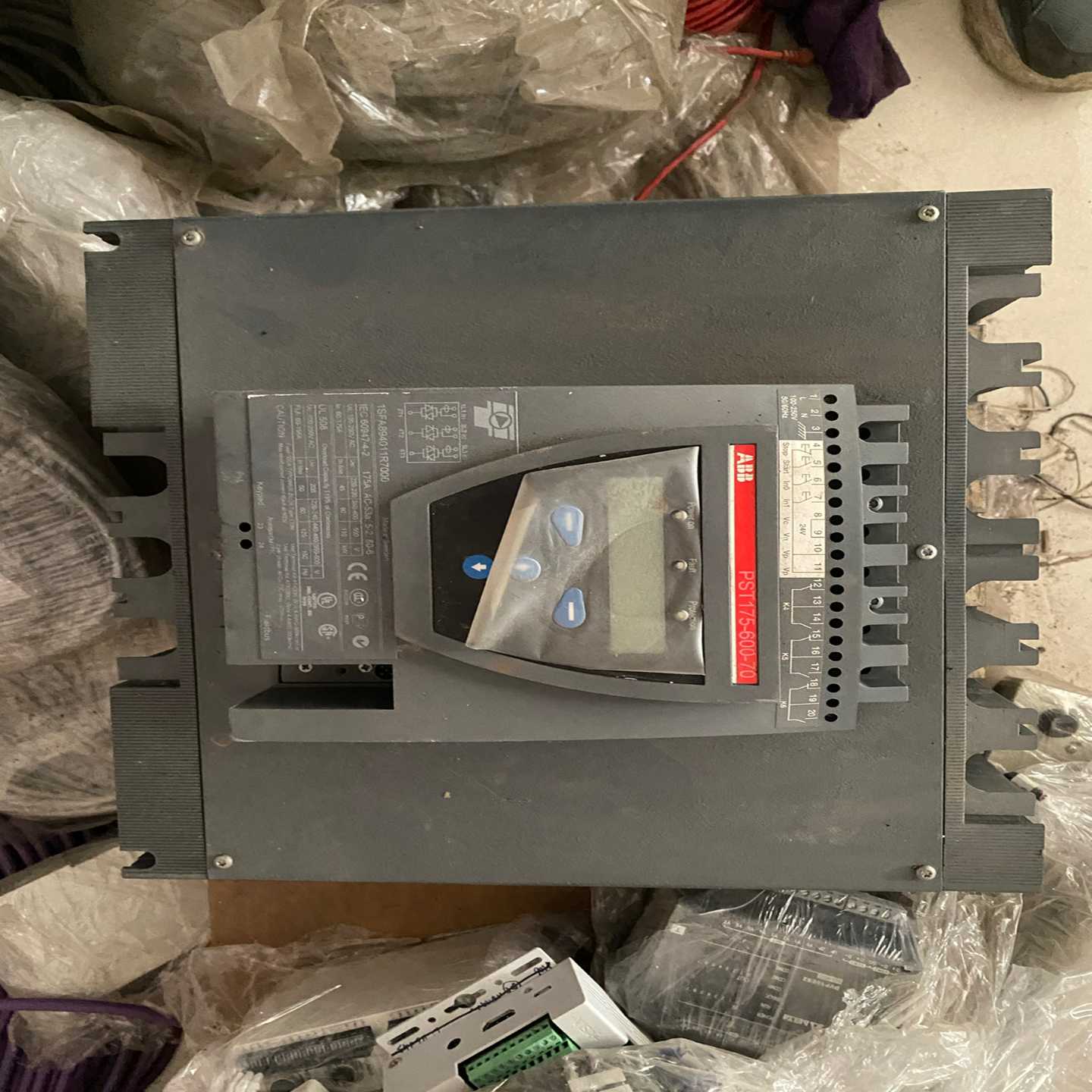 9 成新，abb软启动，pst175-600-70。11~询价