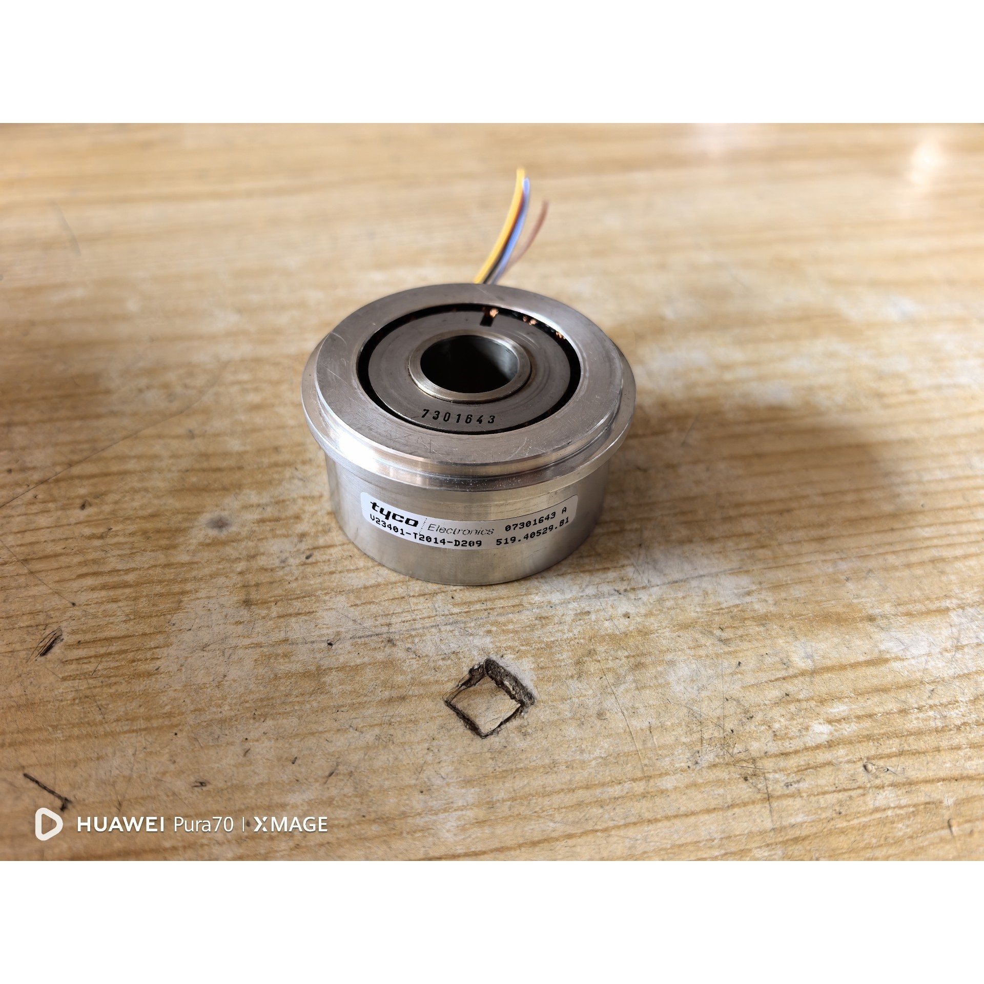 售前询价Tyco 旋转编码器 V23401-T2014-D209 拆