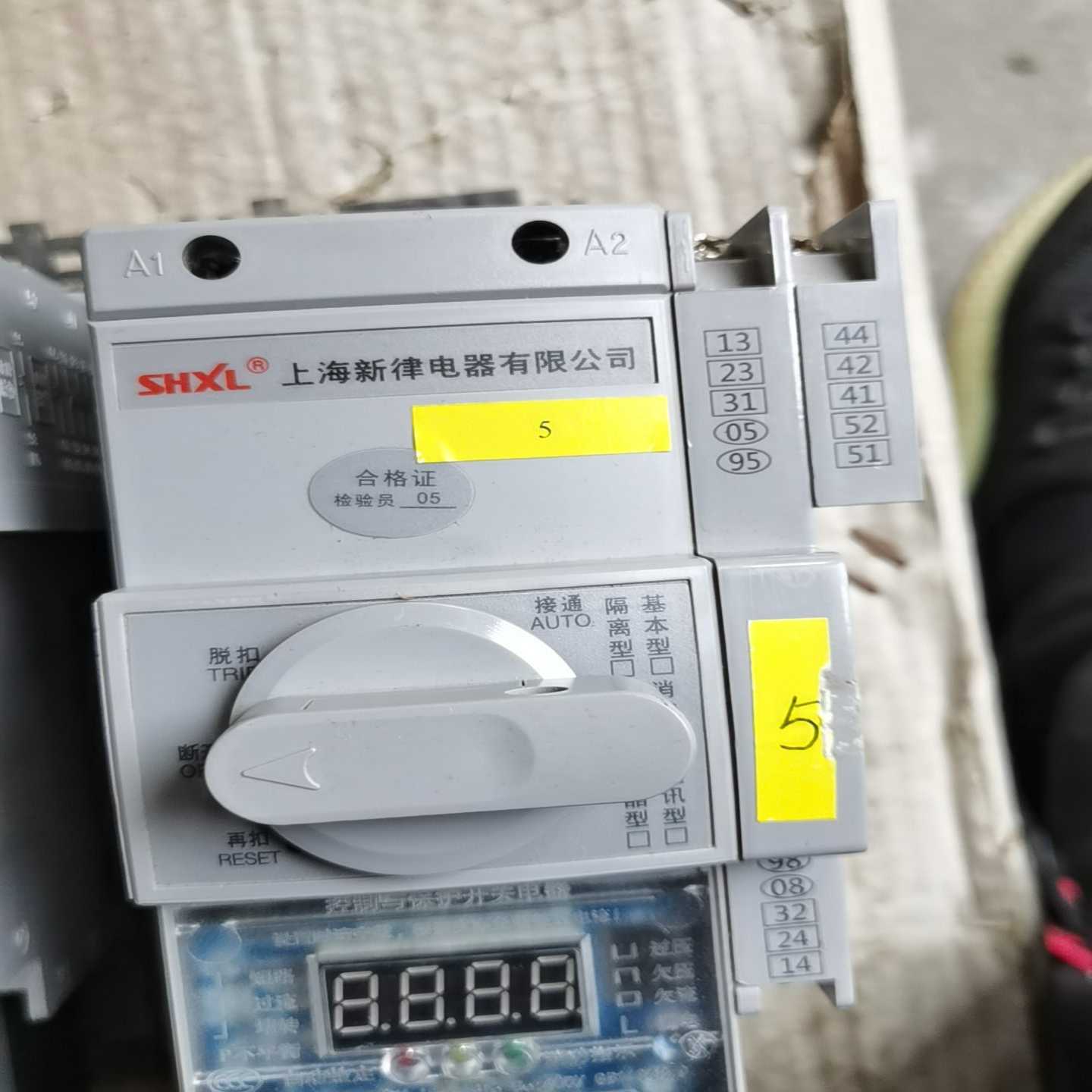 上海新律电器控制与保护开关，xLcps＿45／3p，18＿4