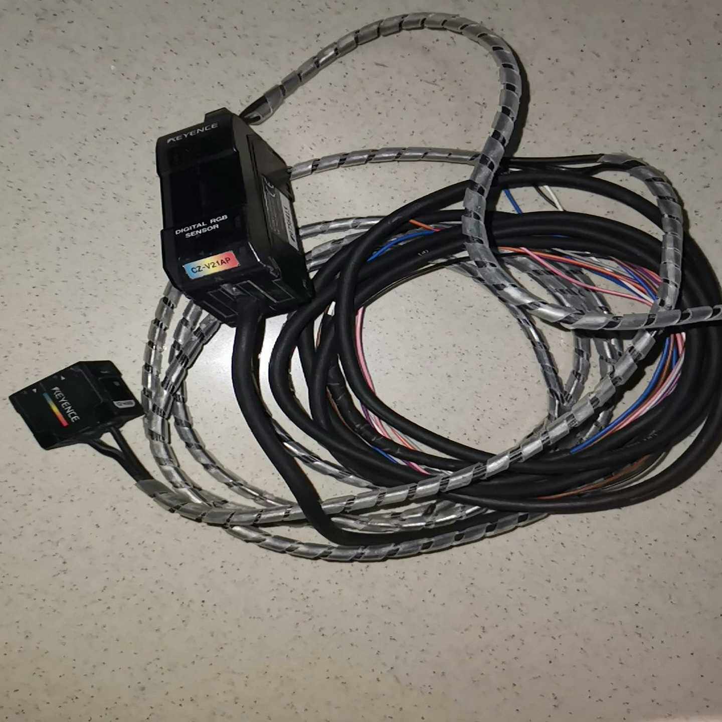 CZ-V21AP，基恩士颜色传感器CZ-H35S，光纤放大器（佳毅工控）