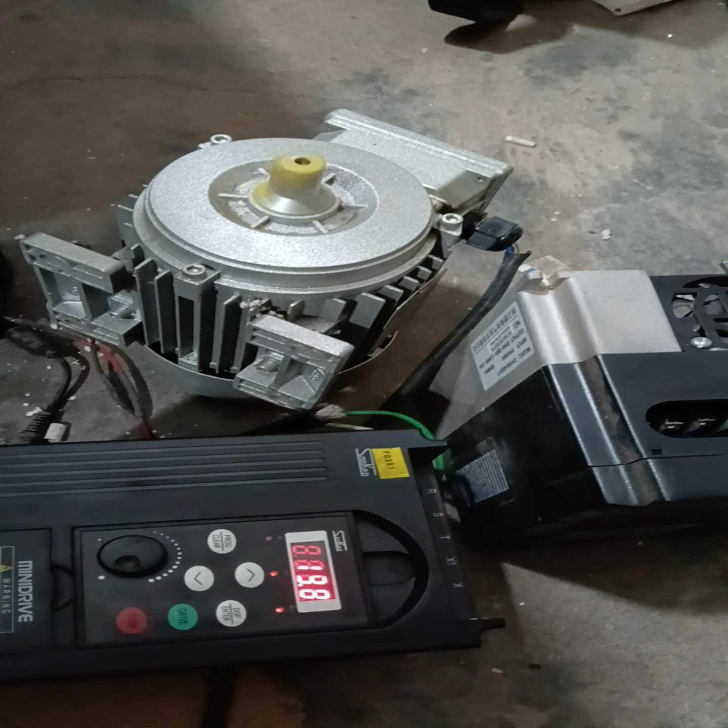 (电子机械)三肯变频器-1.51.5拆机成色如图功能测试好了