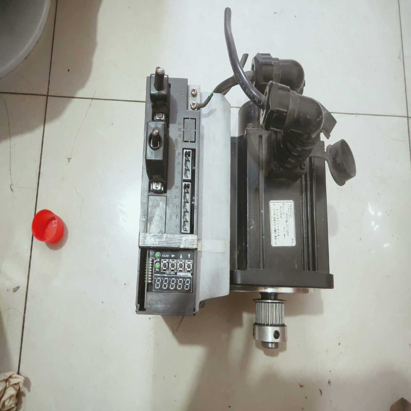 武汉迈信伺服电机，和伺服驱动器少一个小面板，一套130msL--议价