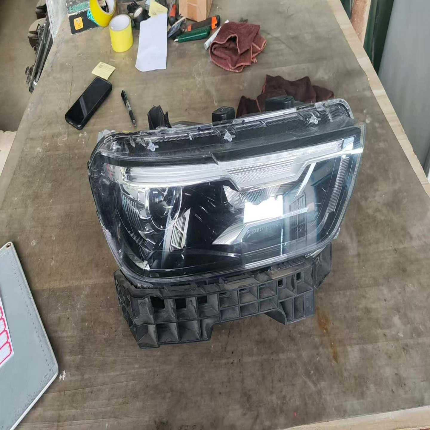 E162哈弗H6右前大灯，原厂卤素拆车大灯，缺脚面好，抛--议价商品