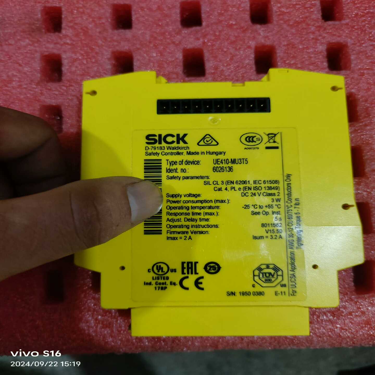 德国西克SICK安全继电器UE410-MU3T5，看图片拍--议价商品