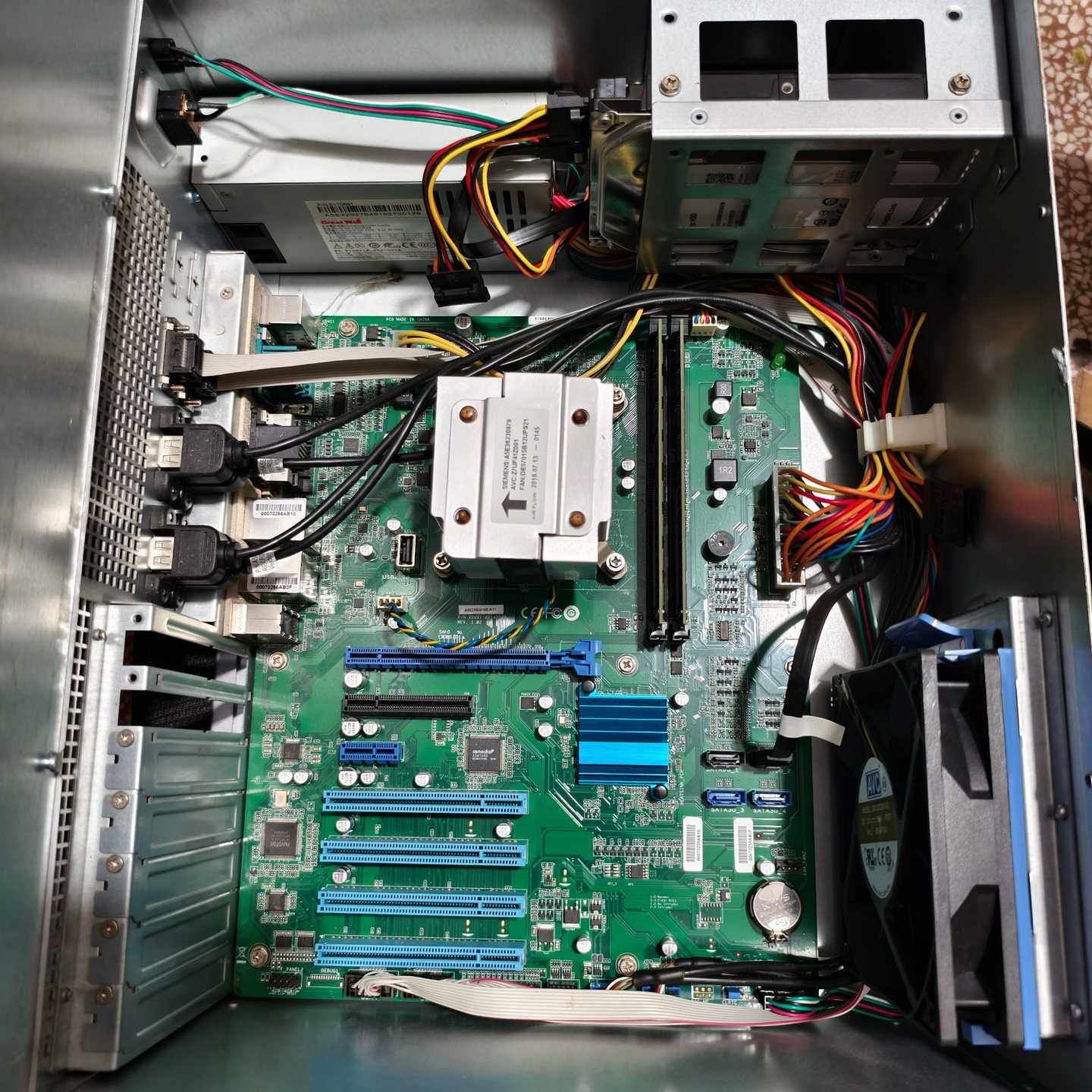 【议价】工控机IPC-3000S工控机实物图，6AG4
