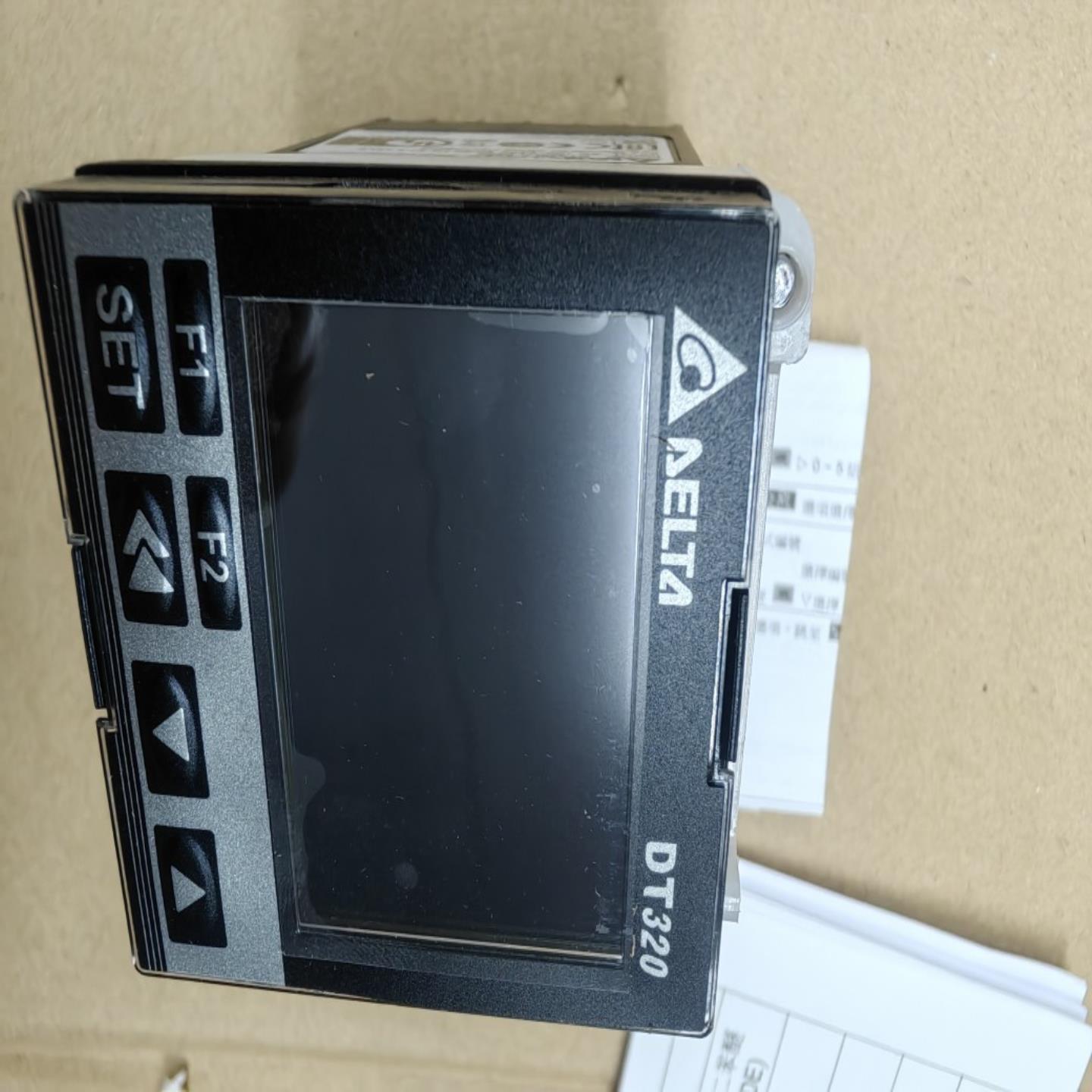 配件DT320LA-0200 全新原装台达温控器 DT320LA0200温度控制议价