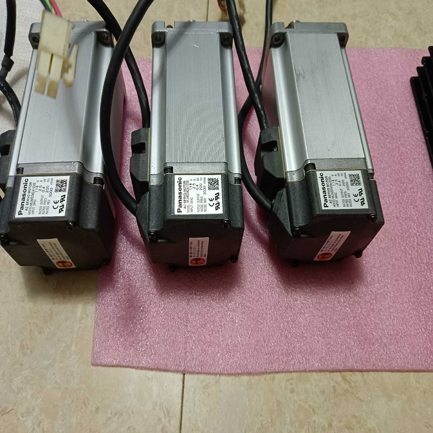 松下驱动器，MUDS043A1A，400W。电机MUMS04