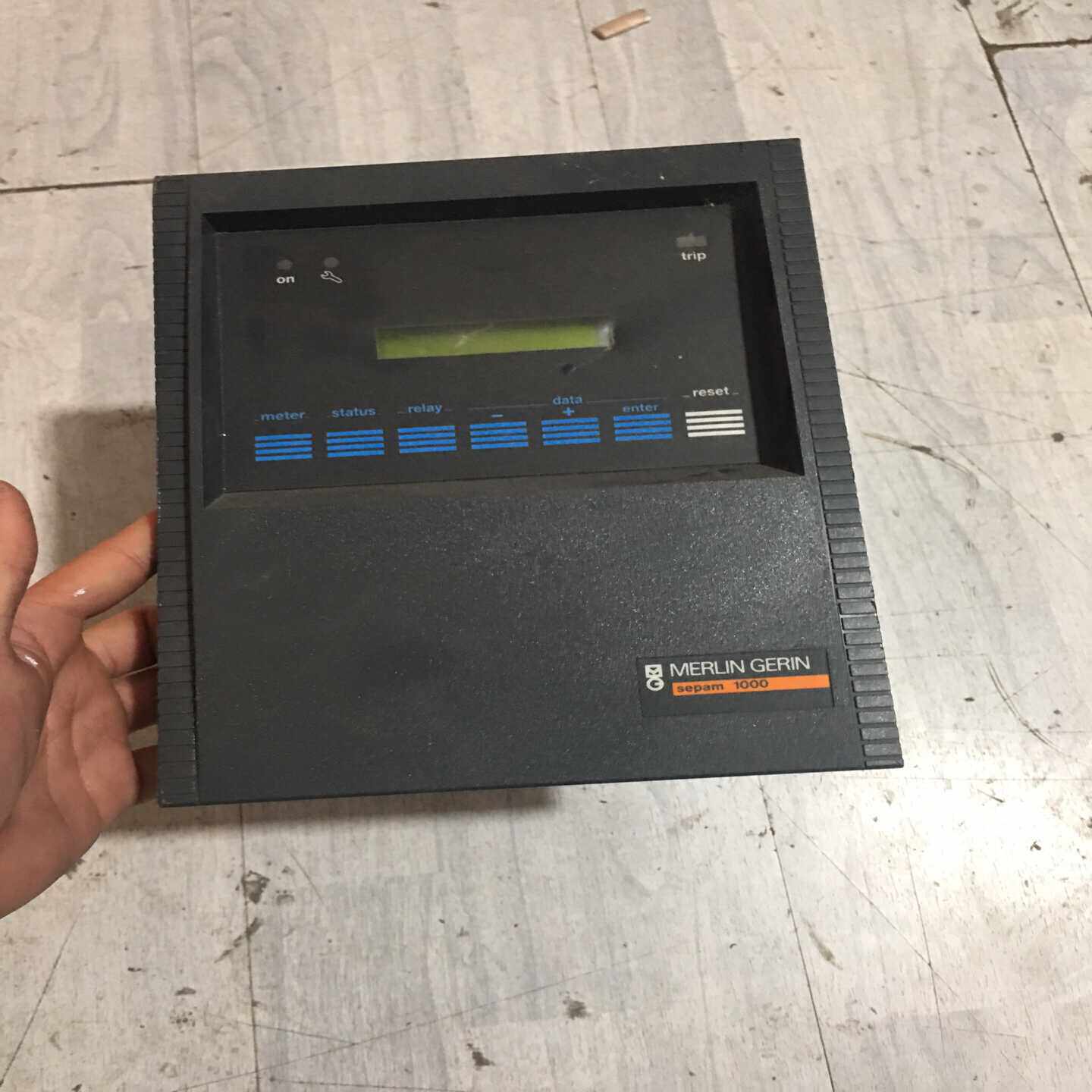 议价MERLIN GERIN SEPAM1000施耐德保护装置