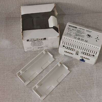 FERMAX 4813 Alimentador Power Supply  New Only Broken Box