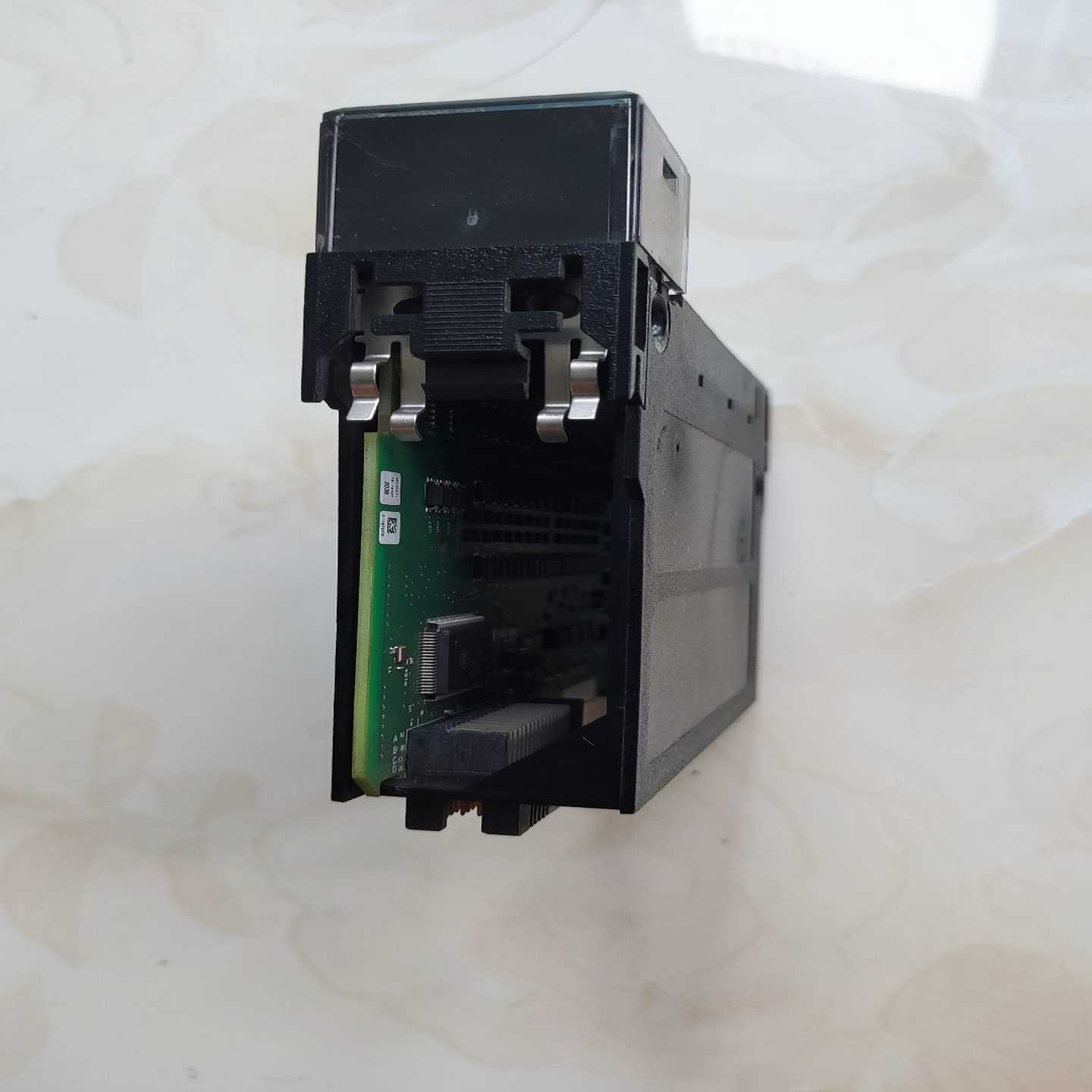 AB 1756-IB32 少标签20年的(佳毅工控)