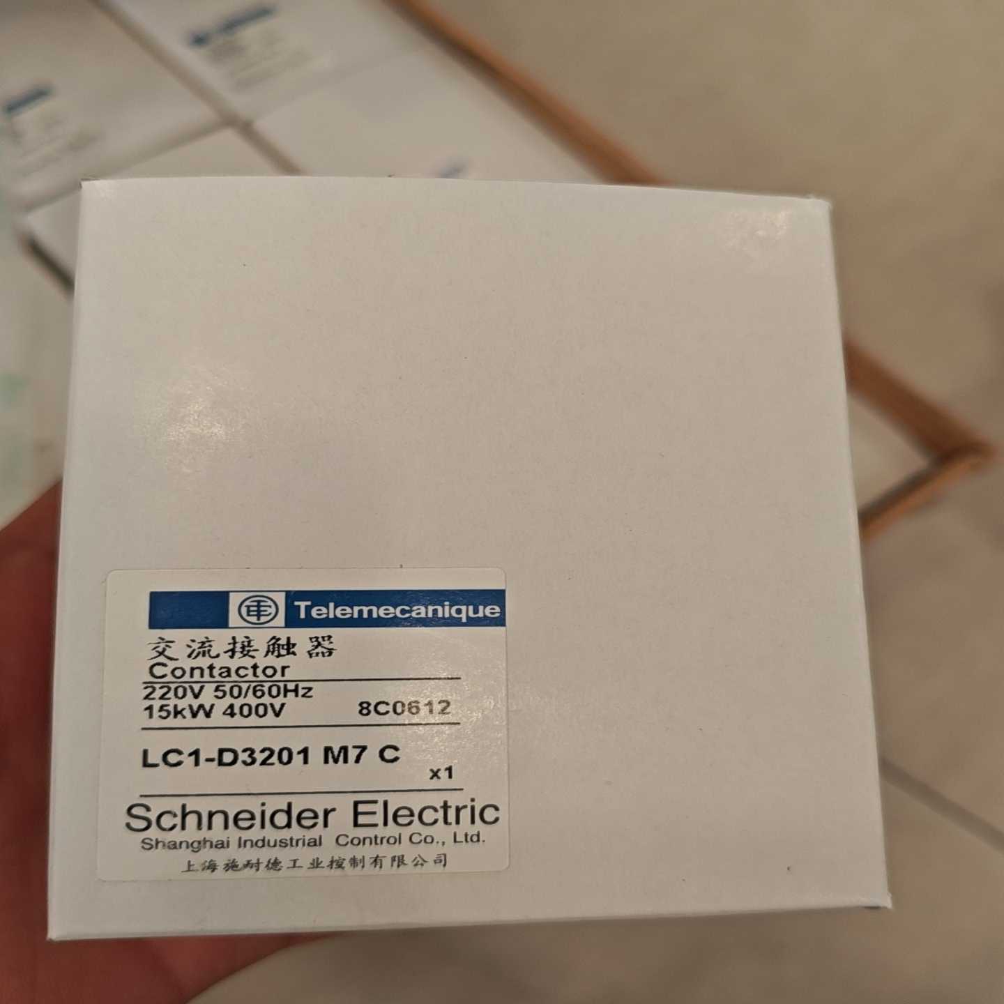 施耐德交流接触器LC1-D3201M7C，全新原装正品，--议价商品