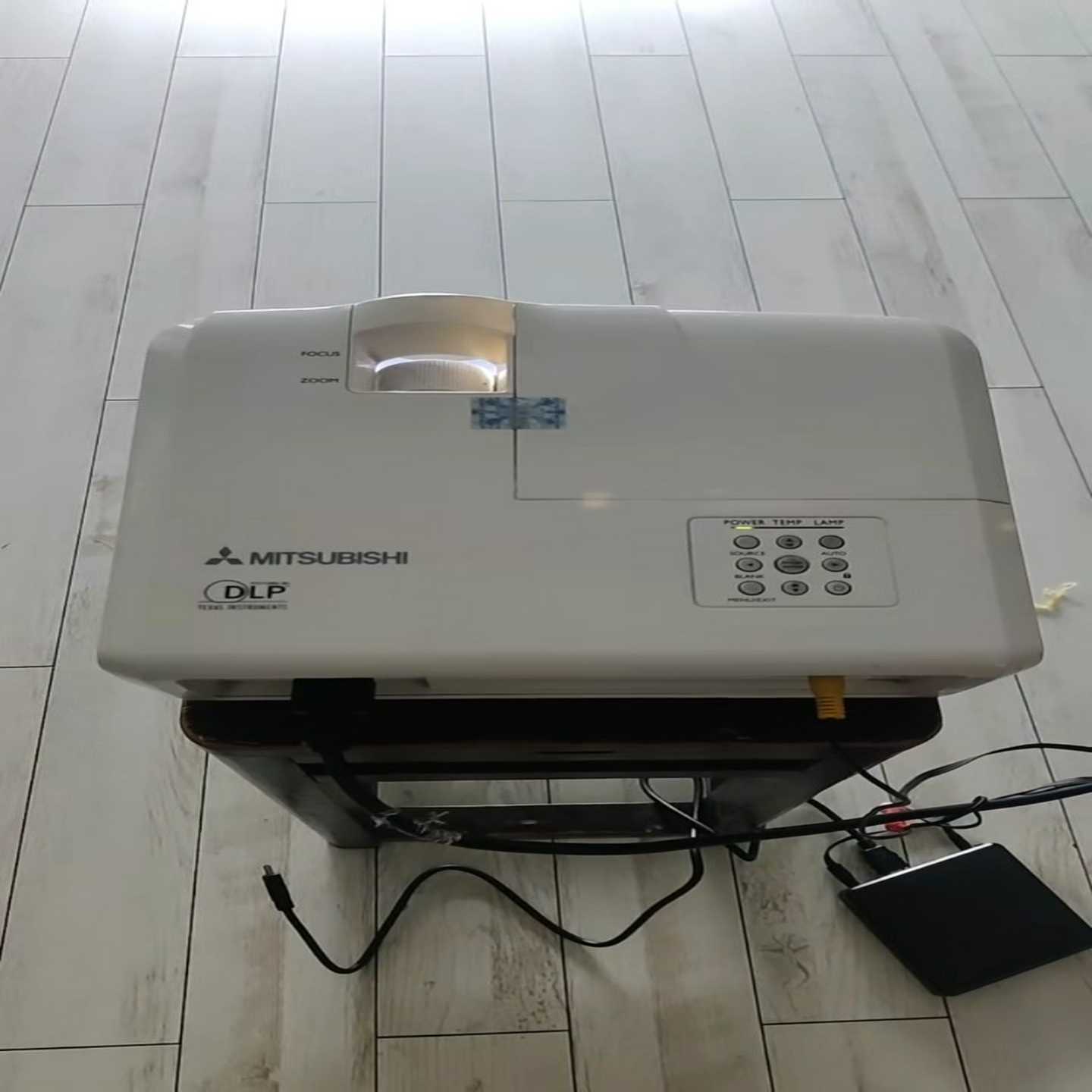 三菱GS-326投影仪原封未动其它元器件