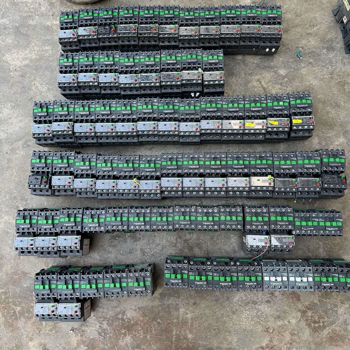（请咨询）LC1E1210带热继电接触器