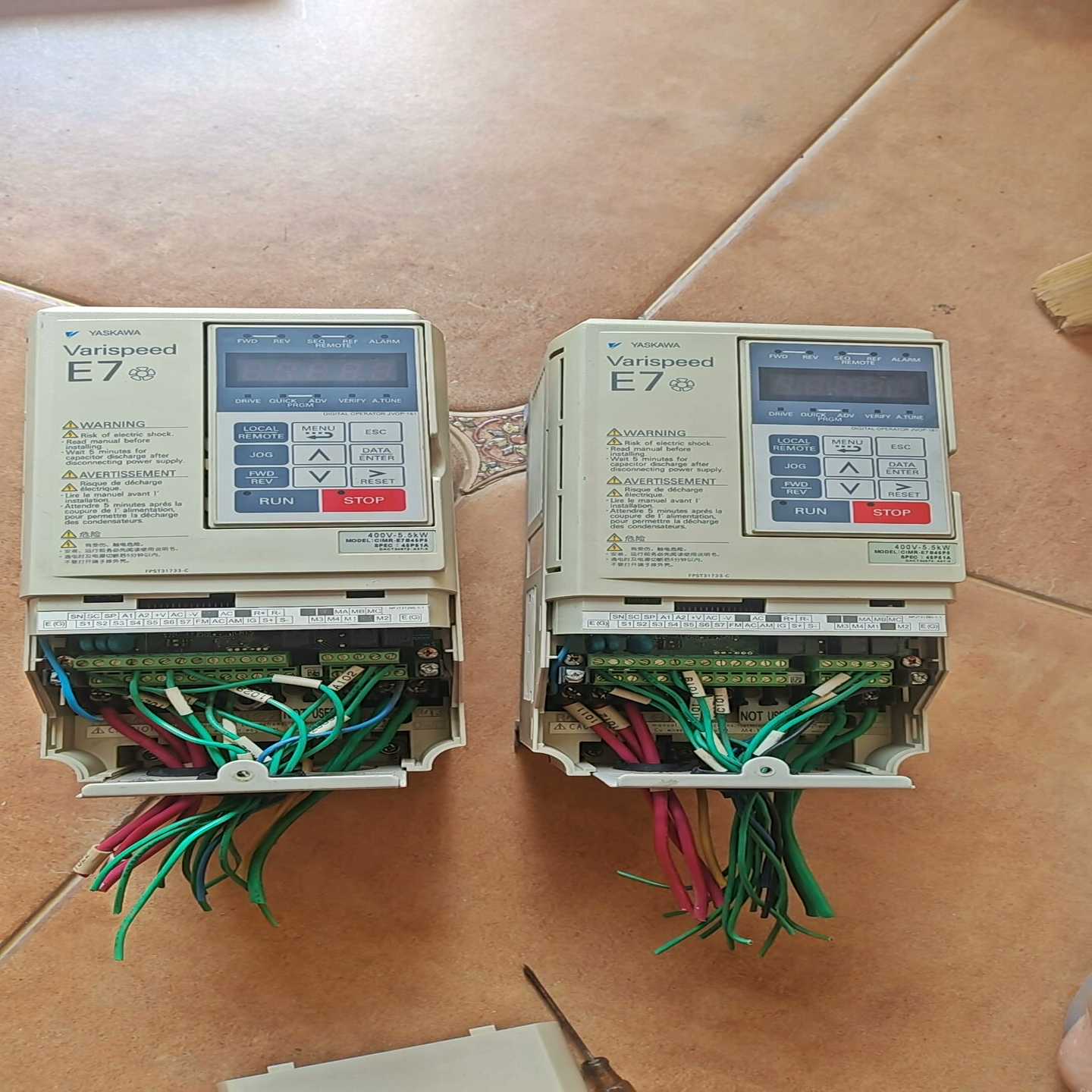 议价安川变频器：l-7455，