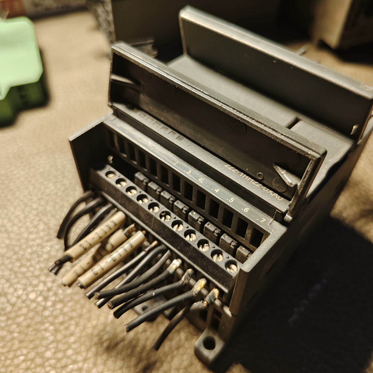 拆机仿西门子PLC模块，EM222-1HH22-0XA0 功--议价商品