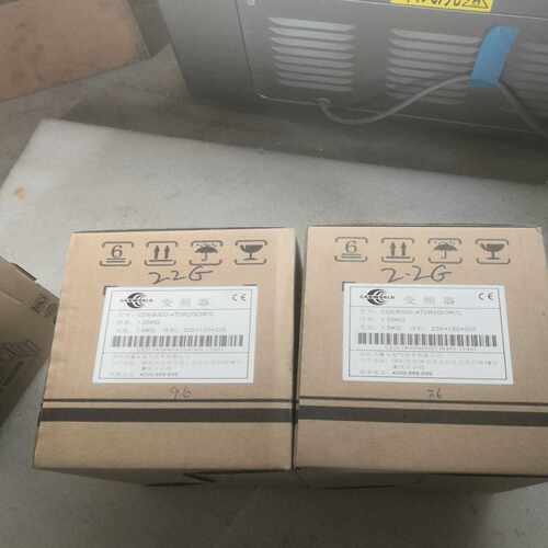 康元2.2KW变频器，CDE800-4T2R2G/3R7L，~议价