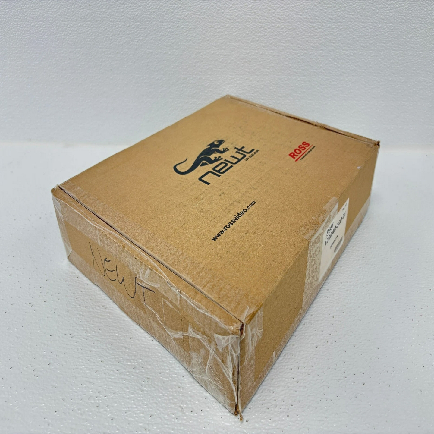 最小使用Ross视频NEWT-IPXUHDOverIPSDIHDMI转换器广播