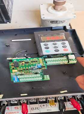 询价汇川CS200变频器，CS200-4T37GB-NTP，37