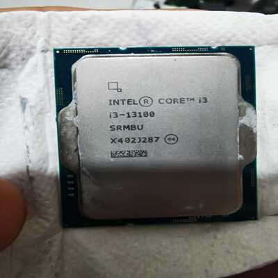 I3-13100. 13代处理器CpU，成色实物图挺新的，正【白零商行】