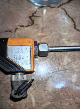 SI1010易福门压力传感器功能包好带插头--议价商品