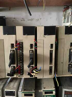 拆机汇承伺服驱动器HCAC-A122123-01，有4只，成-议价