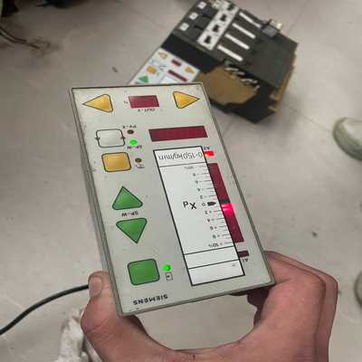 西门子温度控制器SIPART-DR20，实物如图。二手拆机包--议价