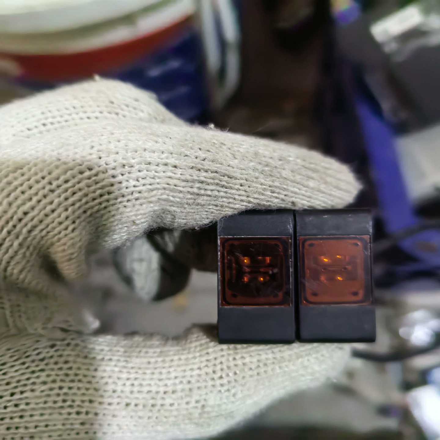咨询-LEUZEFT51.X3/2N两个,拆件可以用的