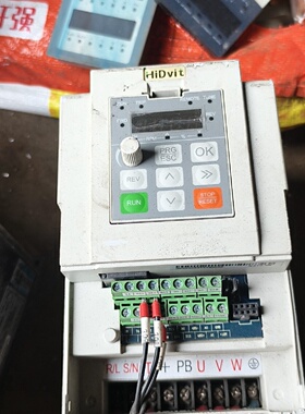 议价HiDvit变频器A3T2.2B2.2KW三相输入输拆议价