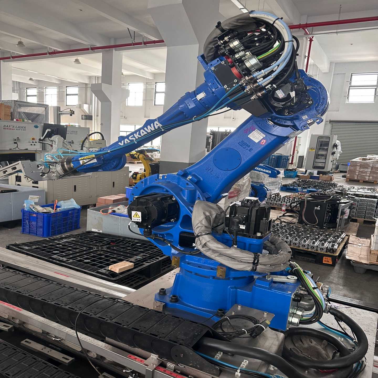 安川YASKAWA搬运机器人，型号MOTOMAN-GP88，--议价商品