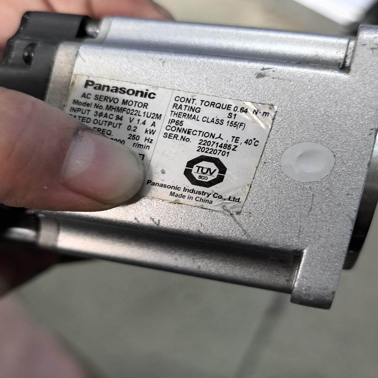 伺服电机MSMF022L1U2M剪线瞭；议价