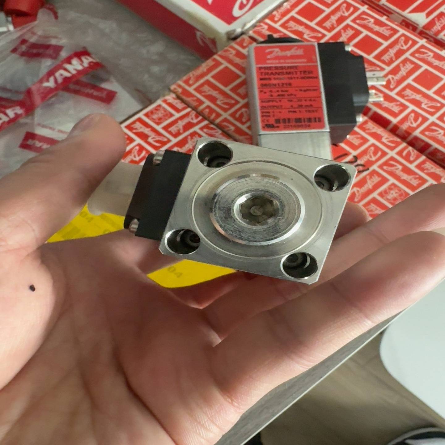 1756-EN2TRK  Allen-Bradley  库存~询价