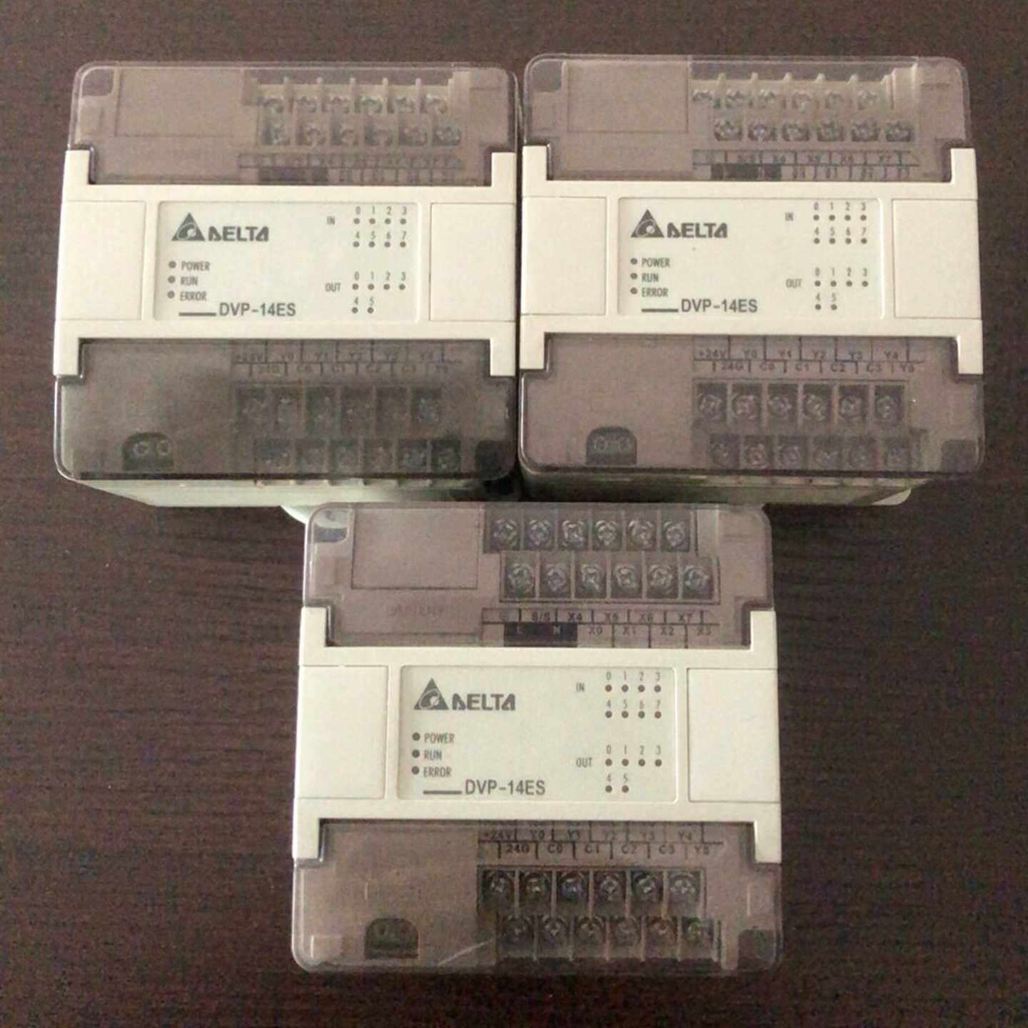 台达DVP-14ES00R2，3只（余1只），成色新，实拍图--议价商品