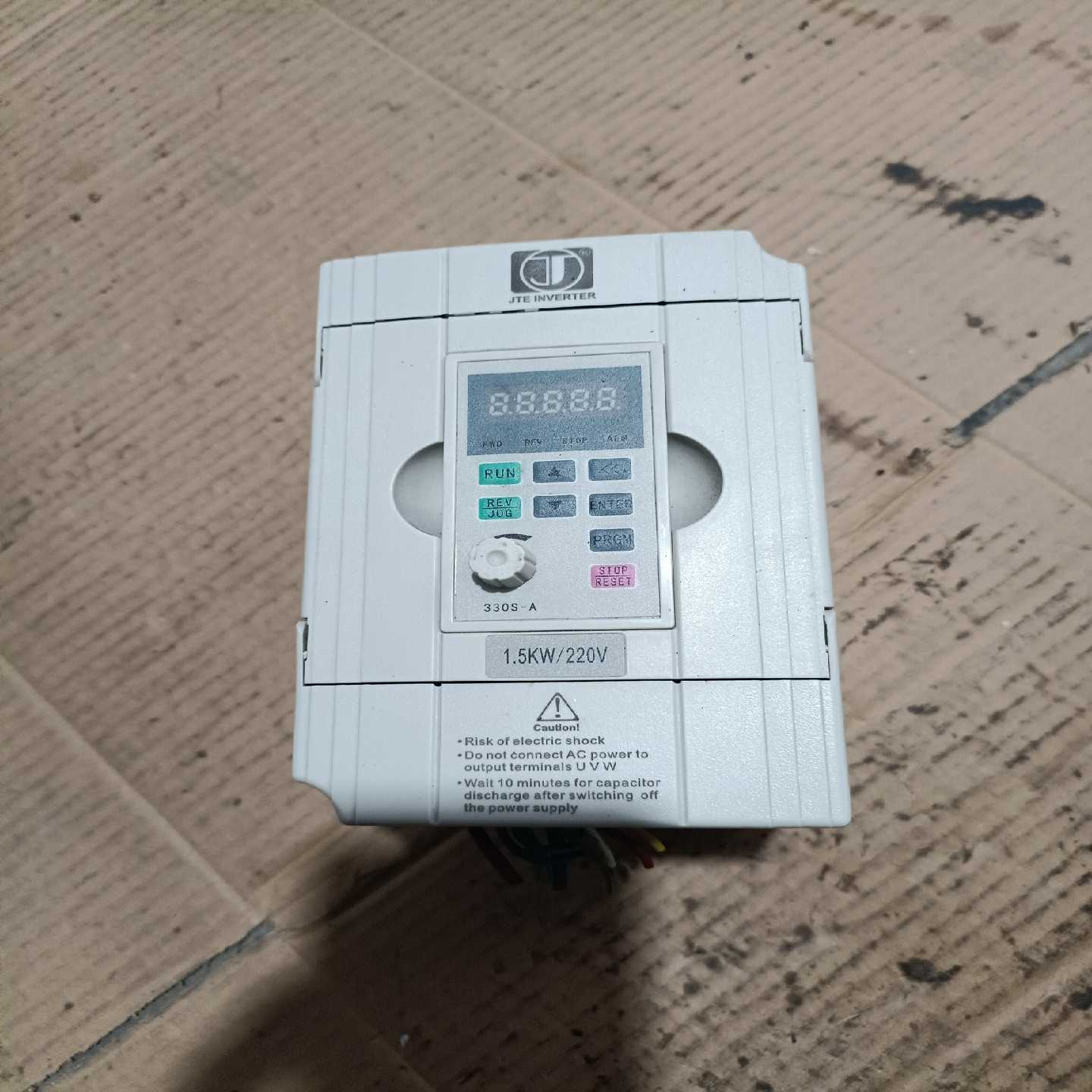 金田变频器1，5KW刚拆机成色如图完好无损功能包好有2台议价--议