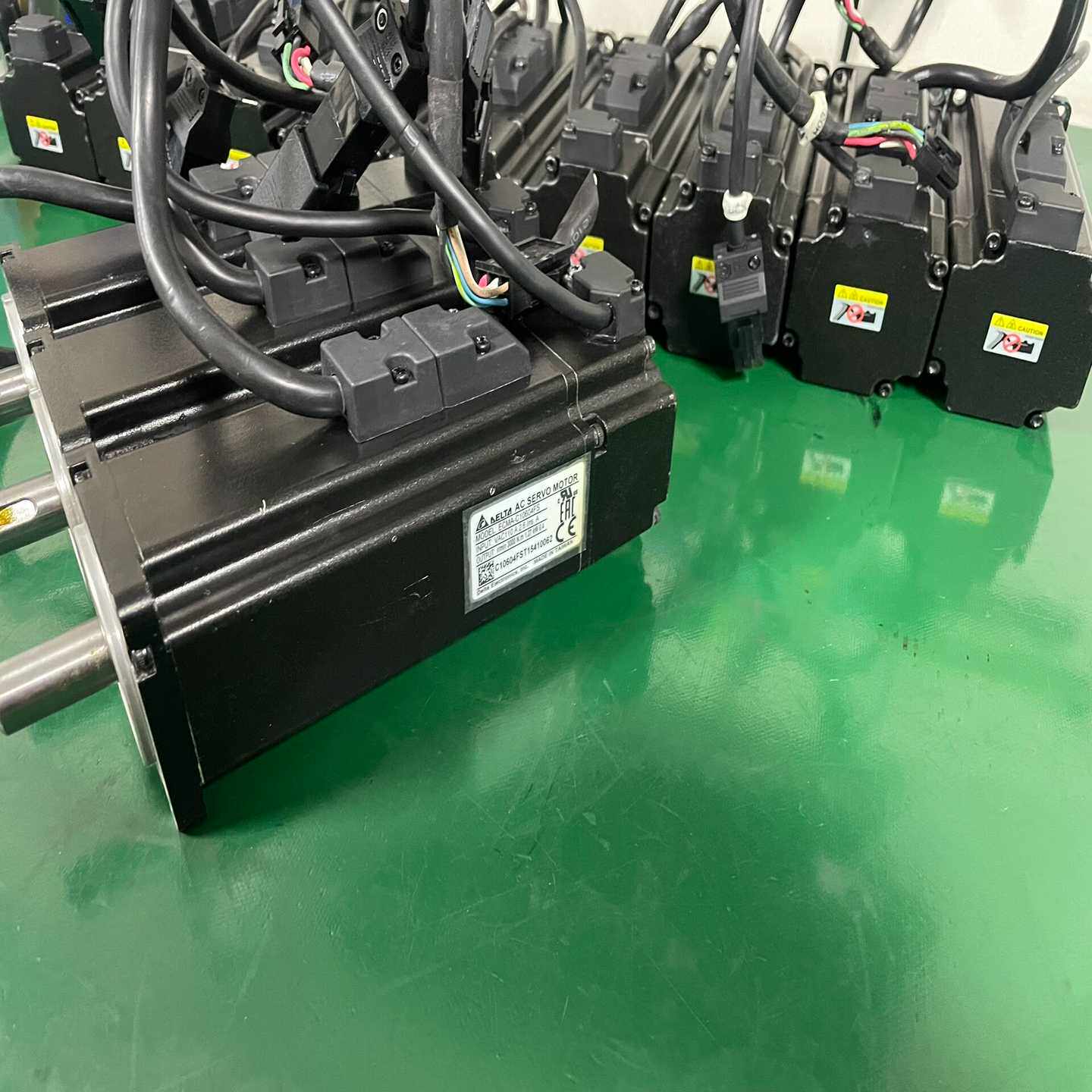 议价台达伺服电机ECMA-C10604FS400W带刹车电机