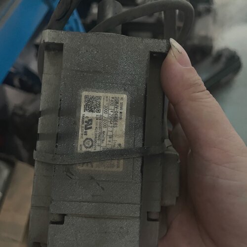 询-安川伺服电机SGMJV04ADE6S件功能
