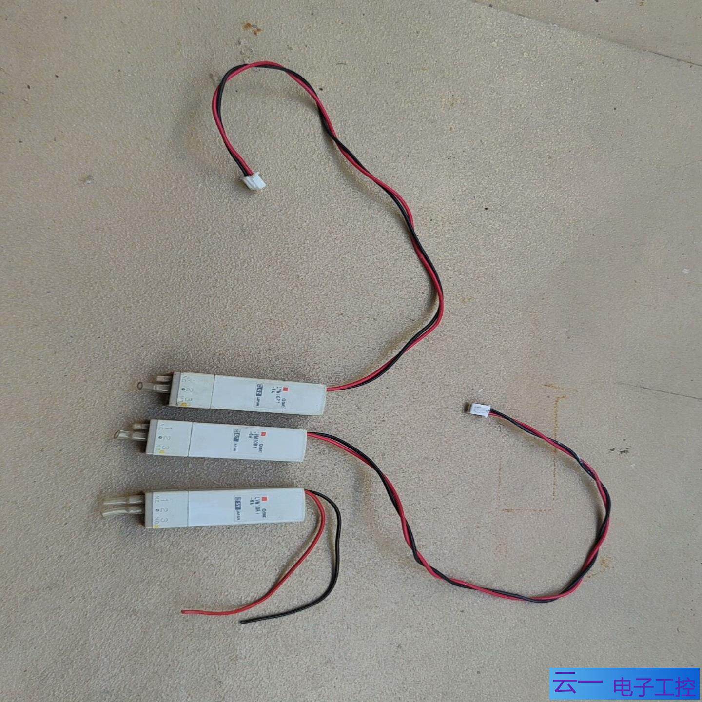 LVM10R1-6A电磁阀SMC三枚价；议价