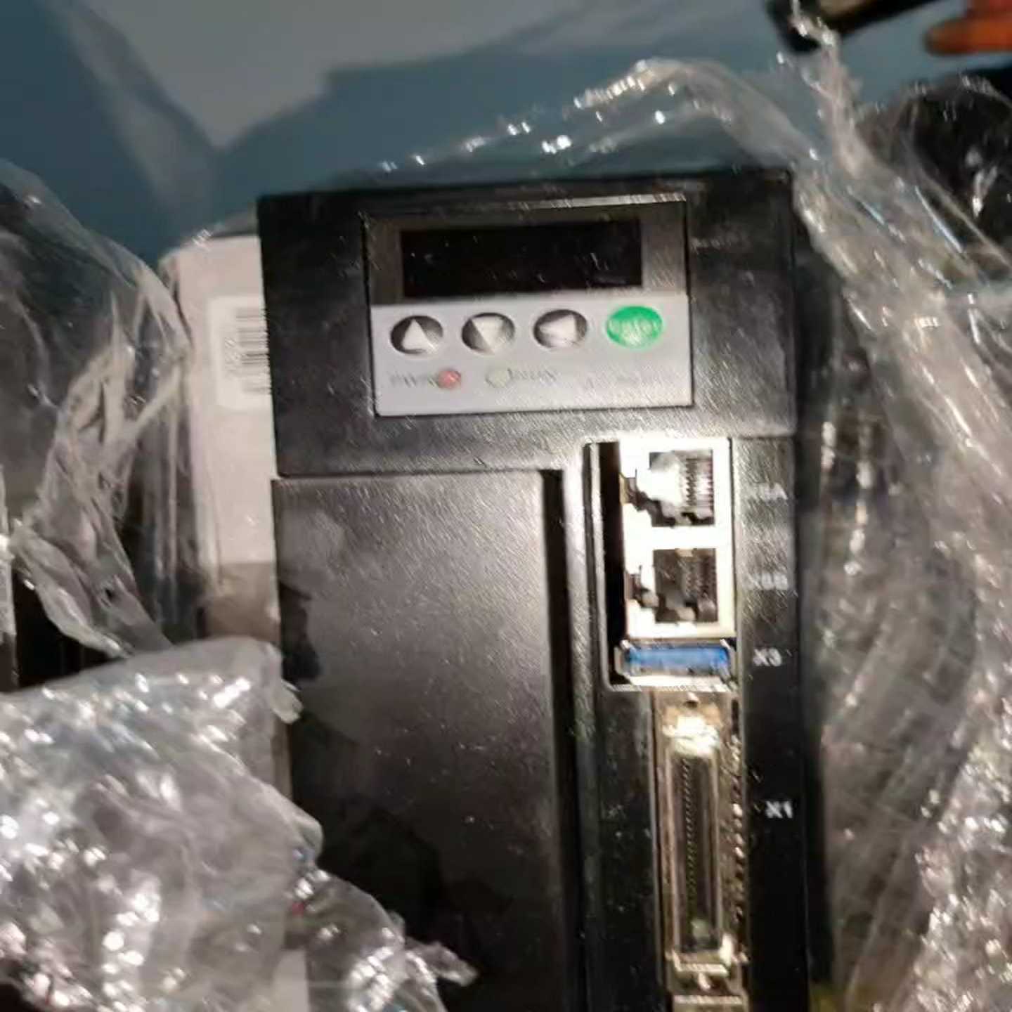 原装正品华大值驱动器多台，两套线，6台TSVB-EA030L需询价