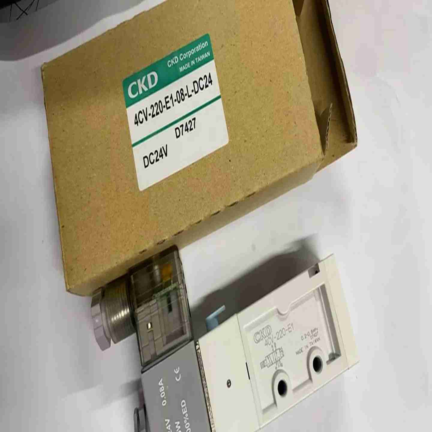 议价-CKD电磁阀4CV-220-E1-08-L-DC24全新原装现货